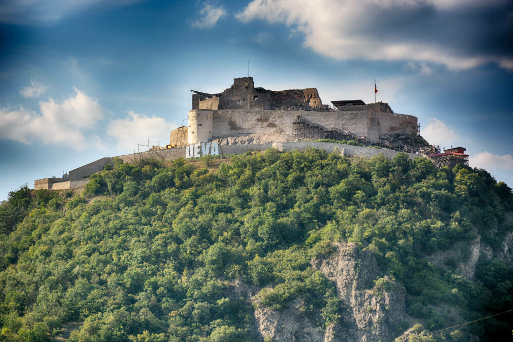 Obiective turistice în Hunedoara. Cele mai impresionante monumente istorice din județ - Imaginea 5