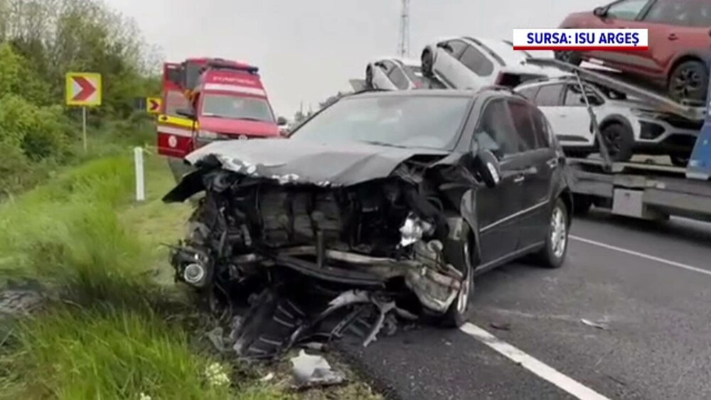 Accident grav pe DN 65. Un șofer a murit după ce mașina lui a fost izbită de un alt autoturism și aruncată pe câmp. FOTO - Imaginea 2