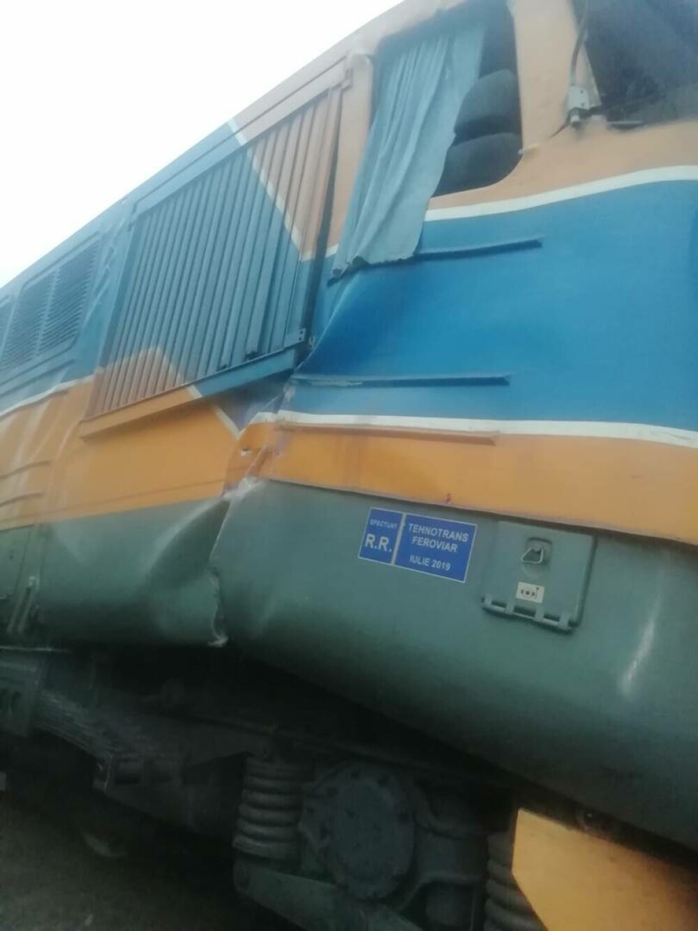 Două locomotive s-au ciocnit frontal în Giurgiu. Mecanicii au fost răniți. Unul dintre ei ar fi fost băut - Imaginea 8