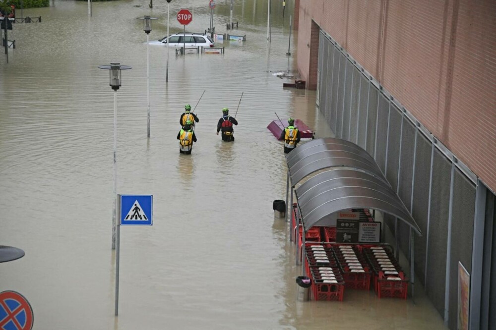 Nord-estul Italiei, lovit de inundații de amploare. Doi oameni au murit și cel puțin patru sunt dați dispăruți | VIDEO - Imaginea 13