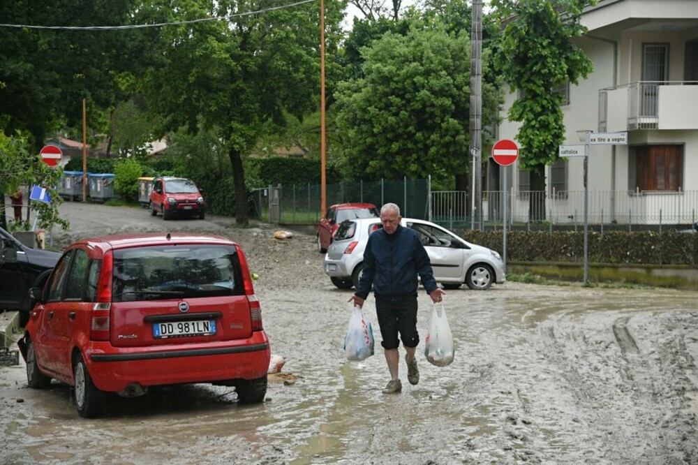 Cursa de Formula 1 de la Imola a fost anulată din cauza inundațiilor. Furtunile au provocat cinci morți în nordul Italiei - Imaginea 10