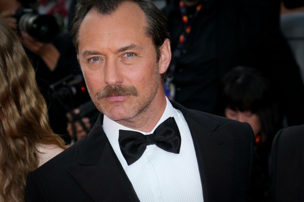 Festivalul de Film de la Cannes. Ce ținuțe au purtat actorii Jennifer Lawrence și Jude Law pe covorul roșu | GALERIE FOTO - Imaginea 5