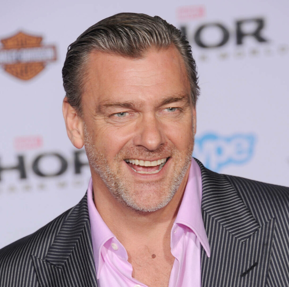 A murit actorul Ray Stevenson din „Thor”. Fișă biografică - Imaginea 5