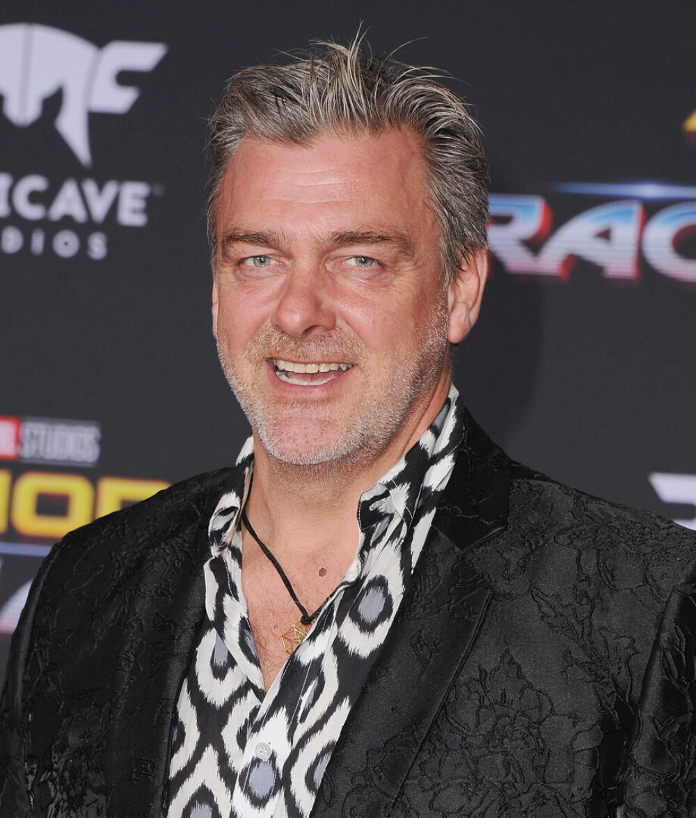 A murit actorul Ray Stevenson din „Thor”. Fișă biografică - Imaginea 12