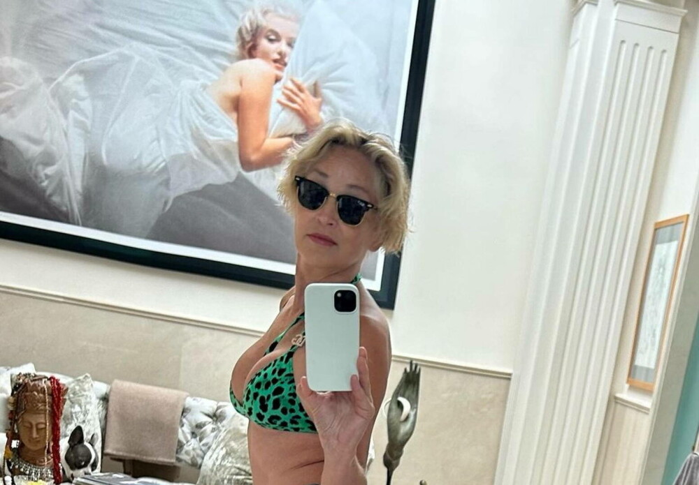 Sharon Stone s-a pozat în costum de baie, iar fanii au reacționat imediat. Cum arată actrița de 65 de ani - Imaginea 1