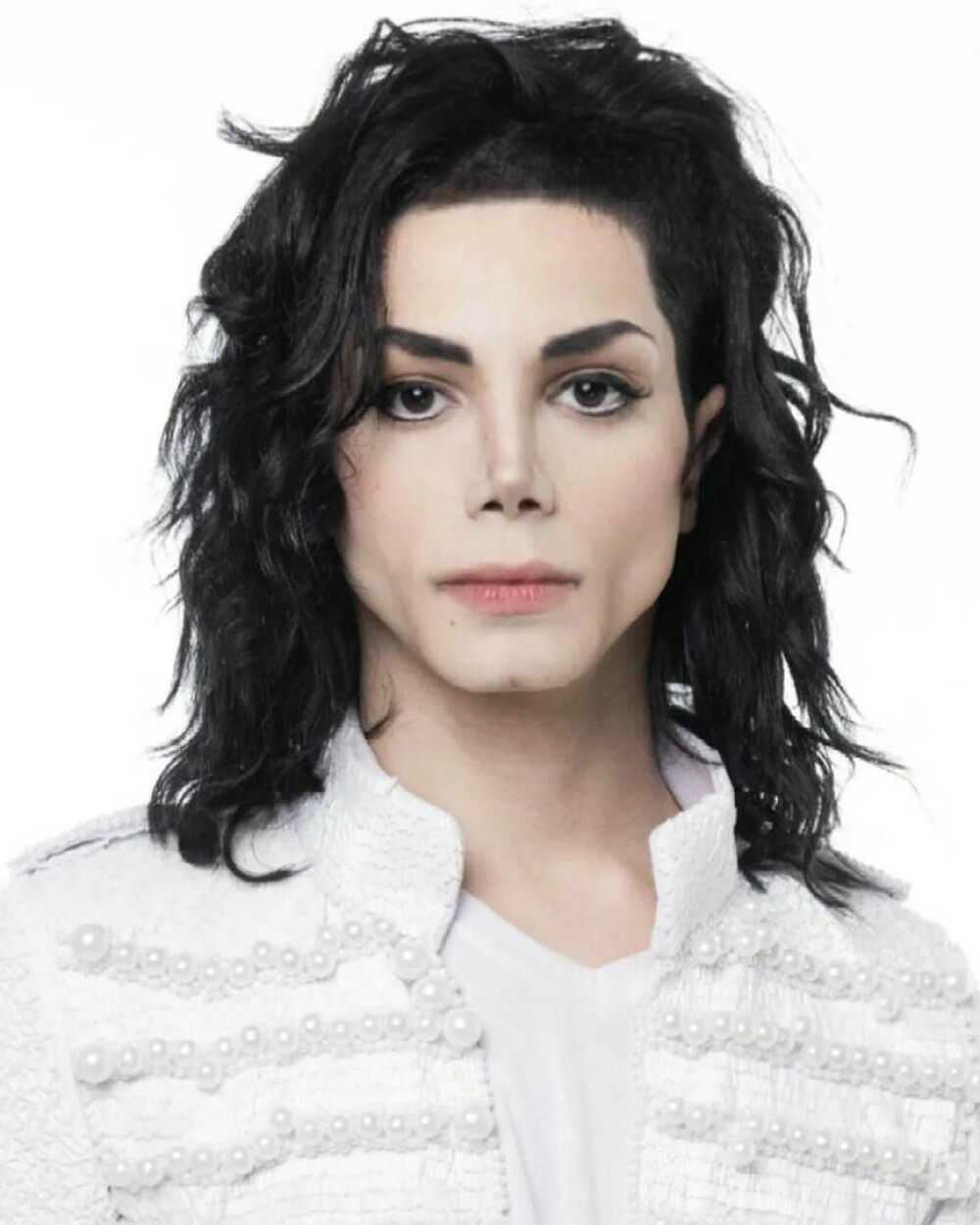 Un tânăr a cheltuit peste 42.000 de dolari ca să arate ca Michael Jackson | GALERIE FOTO - Imaginea 1