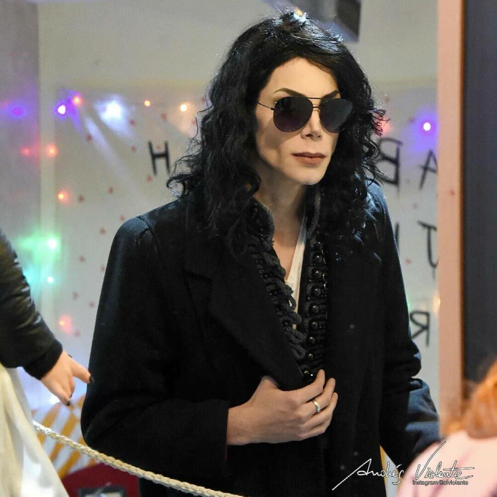 Un tânăr a cheltuit peste 42.000 de dolari ca să arate ca Michael Jackson | GALERIE FOTO - Imaginea 10