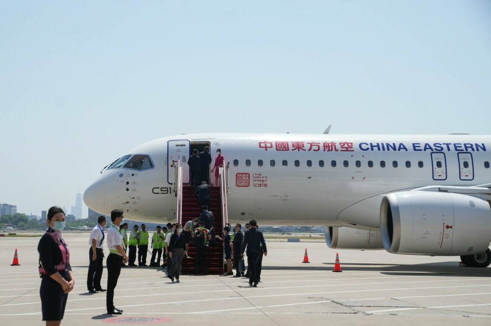 Cum arată primul avion de linie construit de China. A efectuat cu succes zborul de inaugurare | GALERIE FOTO - Imaginea 6