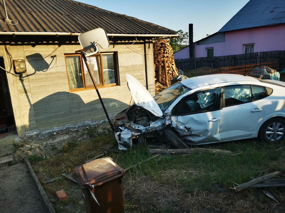 Accident grav cu șapte victime pe un drum județean din Iași. Victimele, transportate la spital | FOTO - Imaginea 3