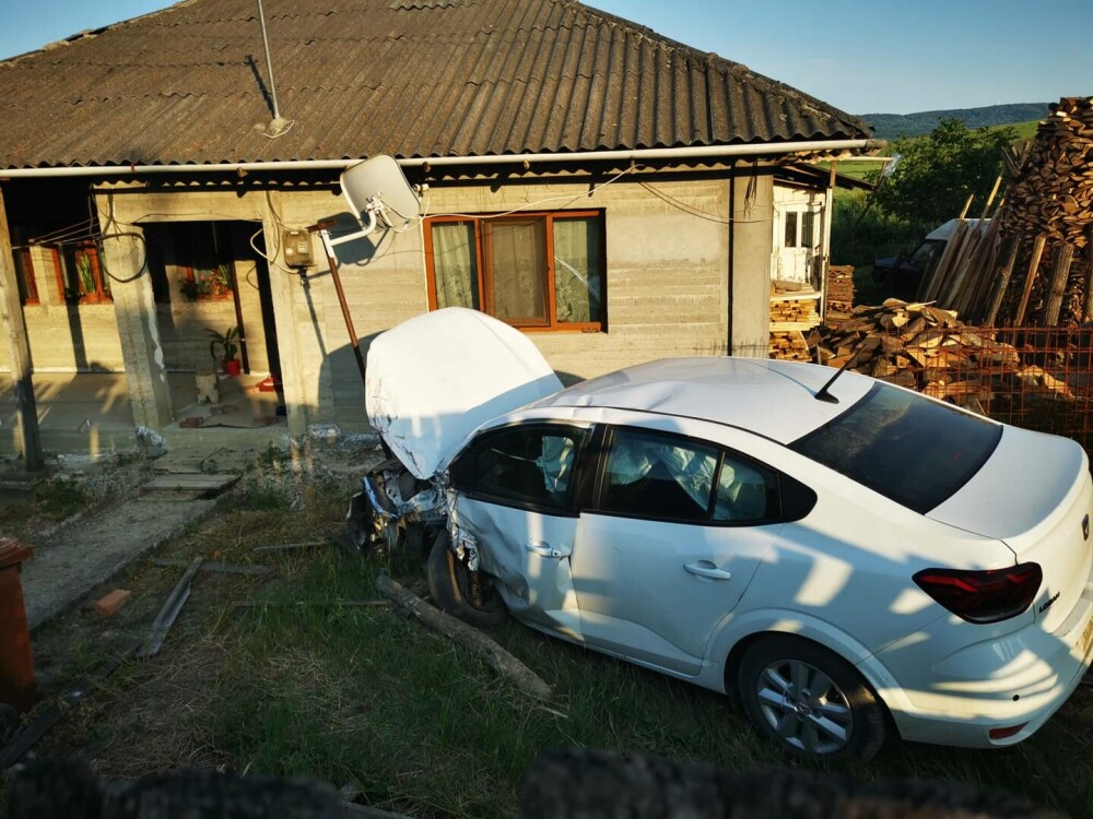 Accident grav cu șapte victime pe un drum județean din Iași. Victimele, transportate la spital | FOTO - Imaginea 4