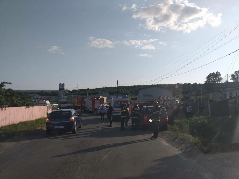Accident grav cu șapte victime pe un drum județean din Iași. Victimele, transportate la spital | FOTO - Imaginea 5