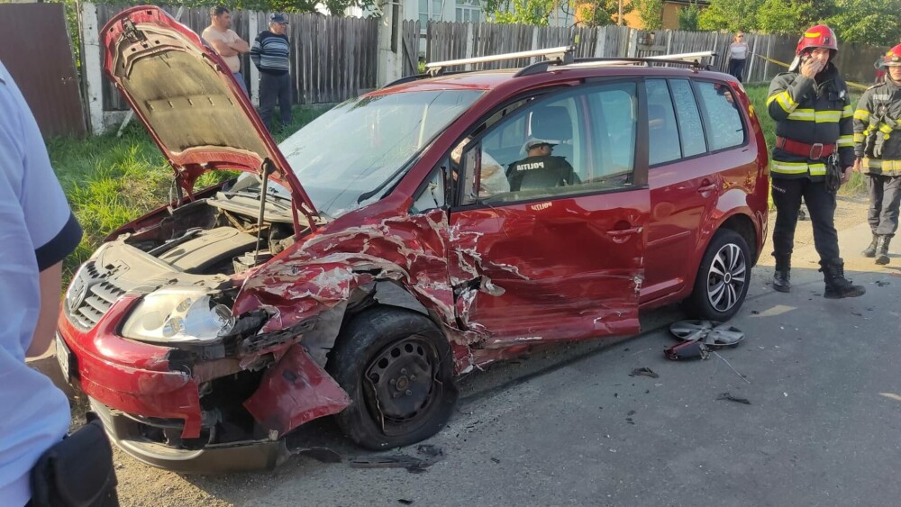 Accident grav cu șapte victime pe un drum județean din Iași. Victimele, transportate la spital | FOTO - Imaginea 9