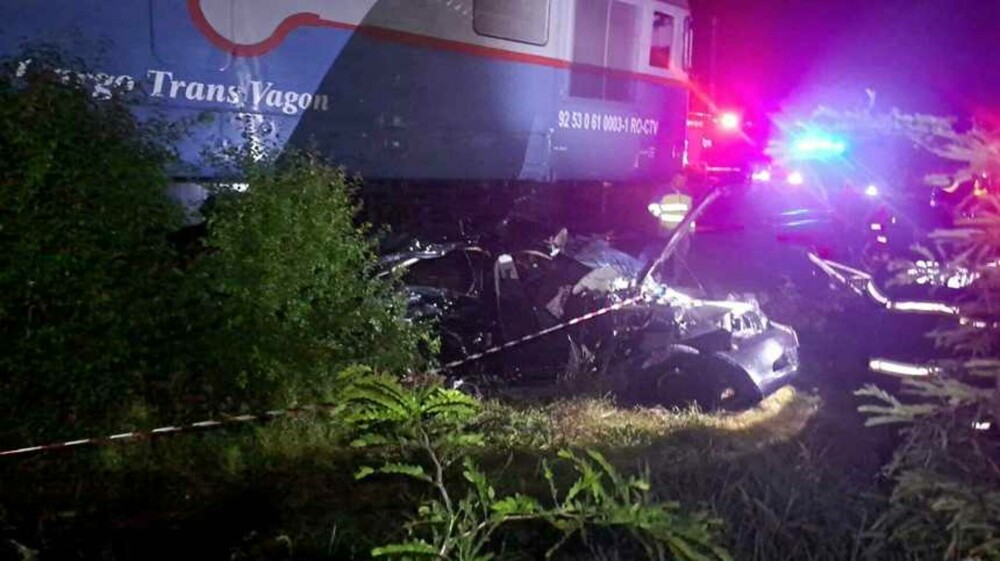 O fată de 19 ani nu a respectat semnalele la trecerea de cale ferată și a provocat o tragedie, în Teleorman - Imaginea 1