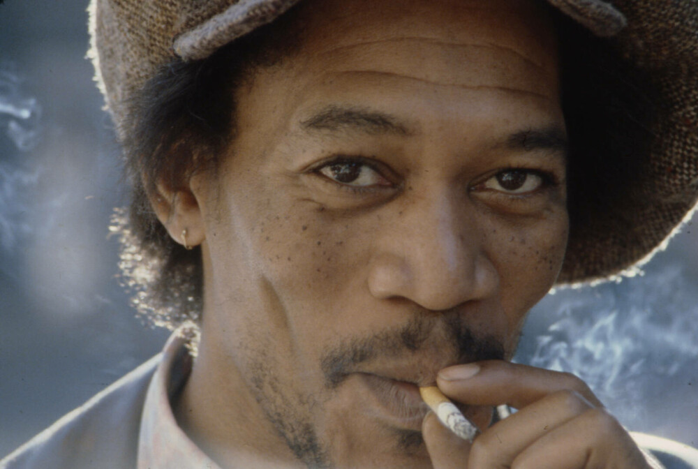 Morgan Freeman împlinește 86 de ani. Imagini de colecție din viața actorului. Cum arăta „Dumnezeu” în tinerețe | GALERIE FOTO - Imaginea 11