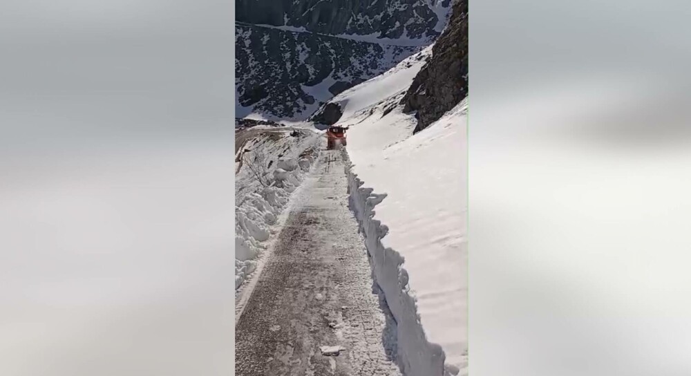 Jumătate de secol de la inaugurarea Transfăgărășanului. Cum a fost realizat cel mai spectaculos drum din țară | GALERIE FOTO - Imaginea 8