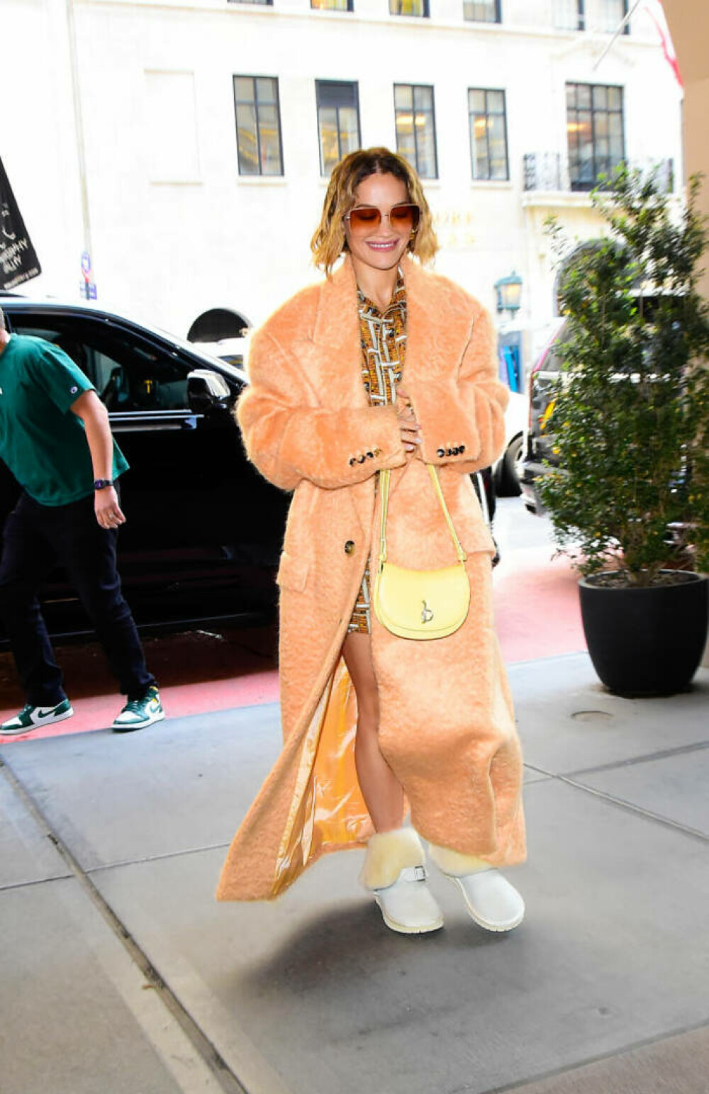 Rita Ora, apariție nonconformistă pe străzile din New York. Cum au surprins-o paparazzi | GALERIE FOTO - Imaginea 9
