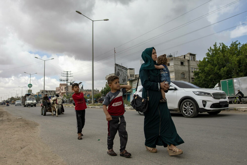 Israelul bombardează intens orașul Rafah, după ce Hamas a acceptat o propunere pentru un armistiţiu în Gaza. VIDEO - Imaginea 5