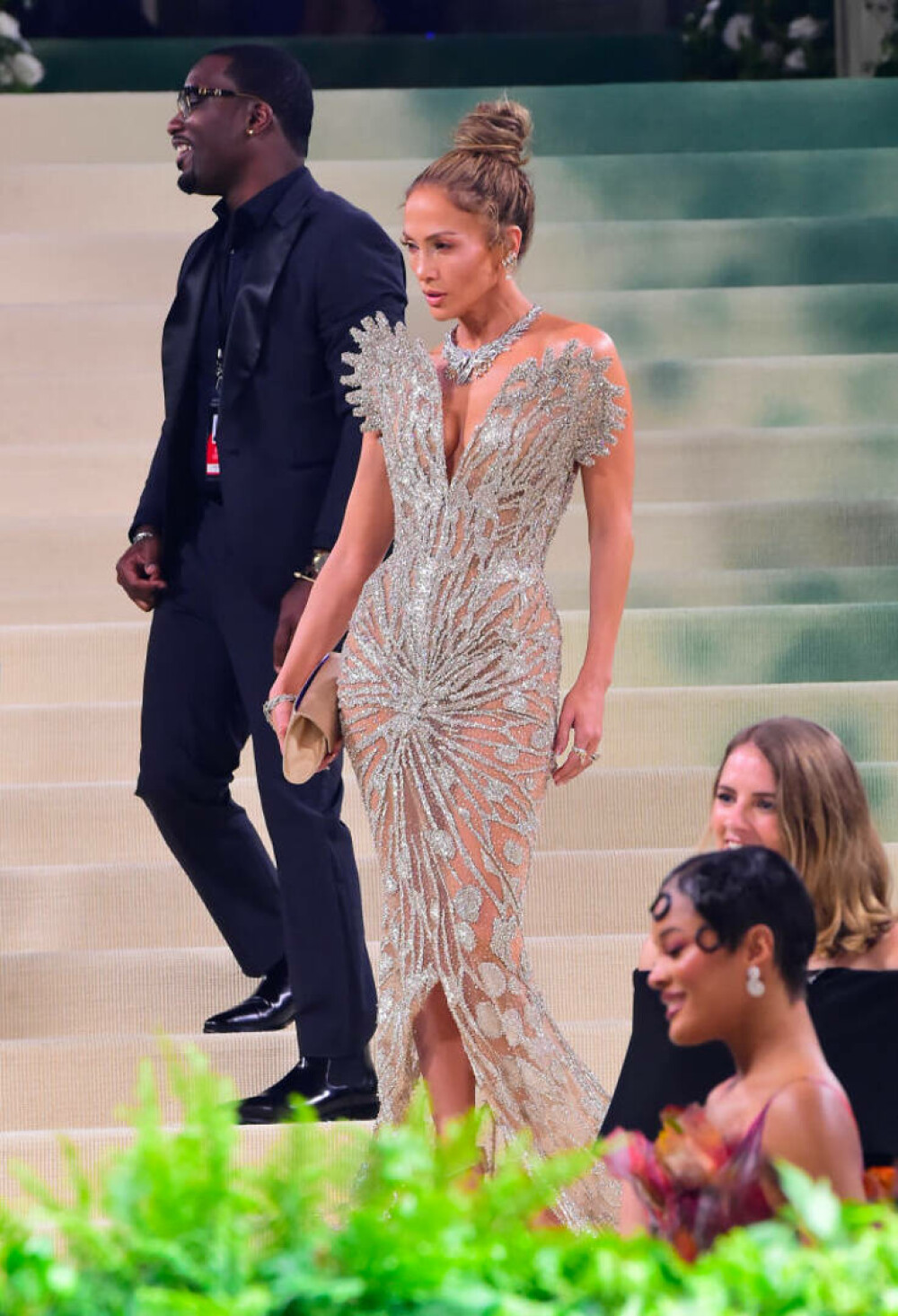Met Gala 2024. Apariții extravagante la cea mai mare petrecere de modă a anului. J. Lo a purtat o rochie transparentă | FOTO - Imaginea 4