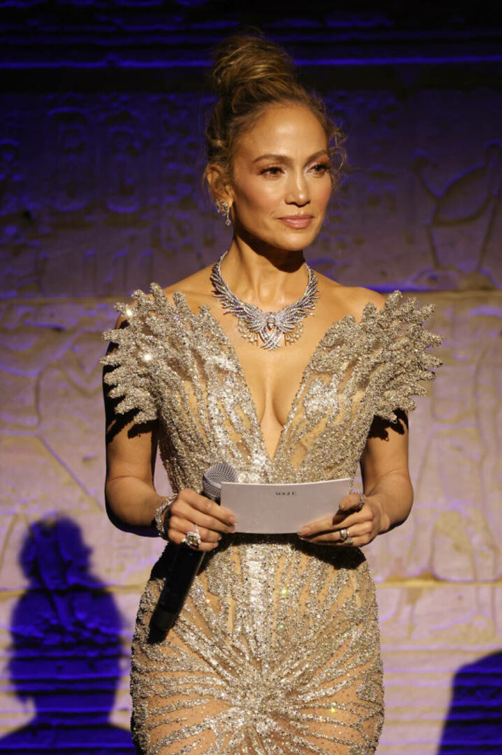 Jennifer Lopez, criticată pentru felul în care a interacționat cu o jurnalistă la Met Gala. „De ce are atitudinea asta” - Imaginea 1
