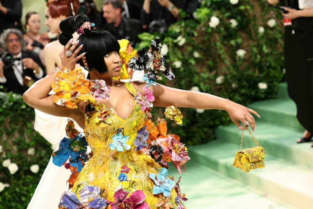 Met Gala 2024. Apariții extravagante la cea mai mare petrecere de modă a anului. J. Lo a purtat o rochie transparentă | FOTO - Imaginea 22