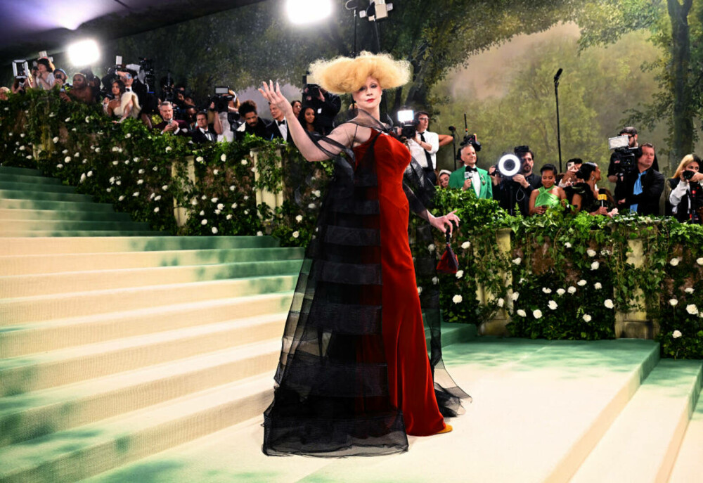 Met Gala 2024. Apariții extravagante la cea mai mare petrecere de modă a anului. J. Lo a purtat o rochie transparentă | FOTO - Imaginea 49