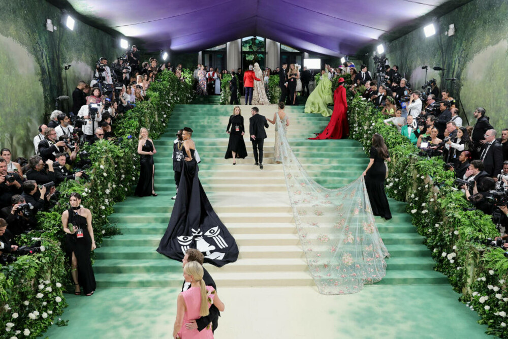 Met Gala 2024. Apariții extravagante la cea mai mare petrecere de modă a anului. J. Lo a purtat o rochie transparentă | FOTO - Imaginea 86