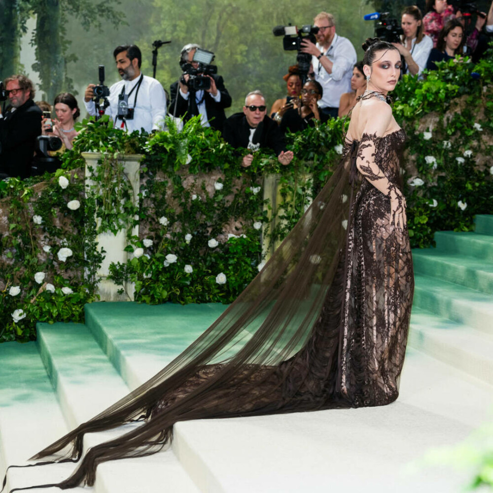 Met Gala 2024. Apariții extravagante la cea mai mare petrecere de modă a anului. J. Lo a purtat o rochie transparentă | FOTO - Imaginea 91