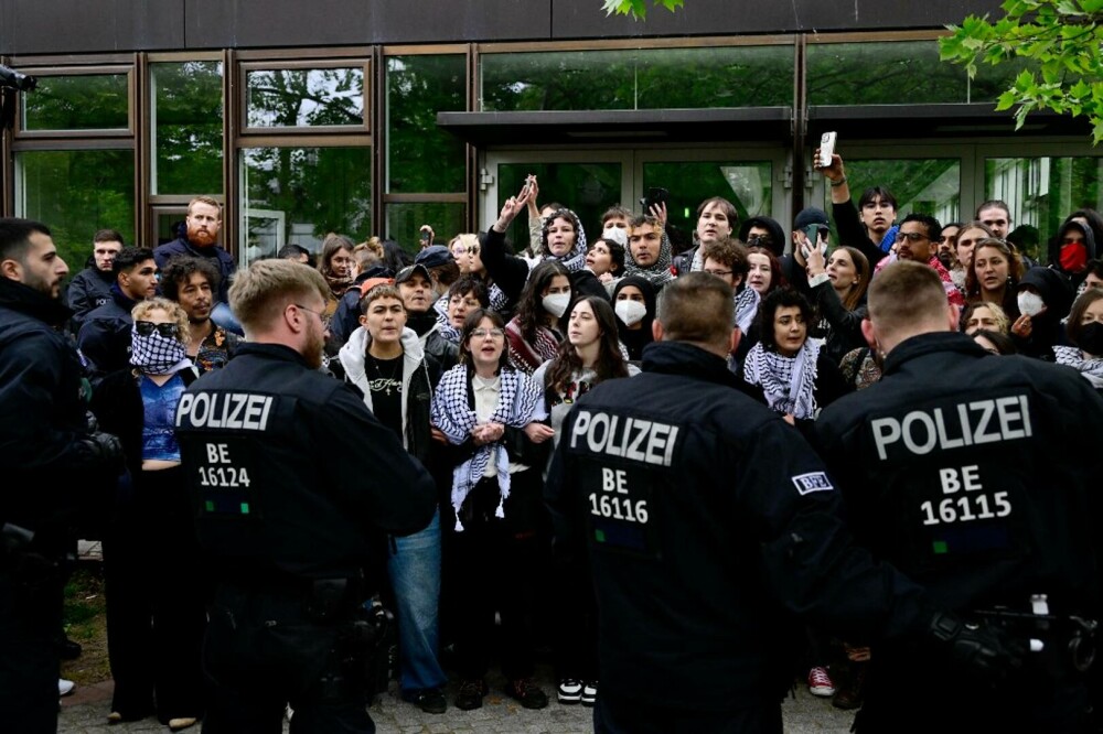 Protestele studenților din SUA față de Israel au ajuns și în Europa. Poliția germană a intervenit în forță la Berlin - Imaginea 1