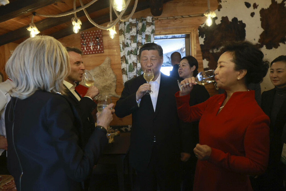 Prăjitura care a fost scoasă din meniu pentru a evita un incident diplomatic. Ce au mâncat Macron și Jinping în Pirinei FOTO - Imaginea 1