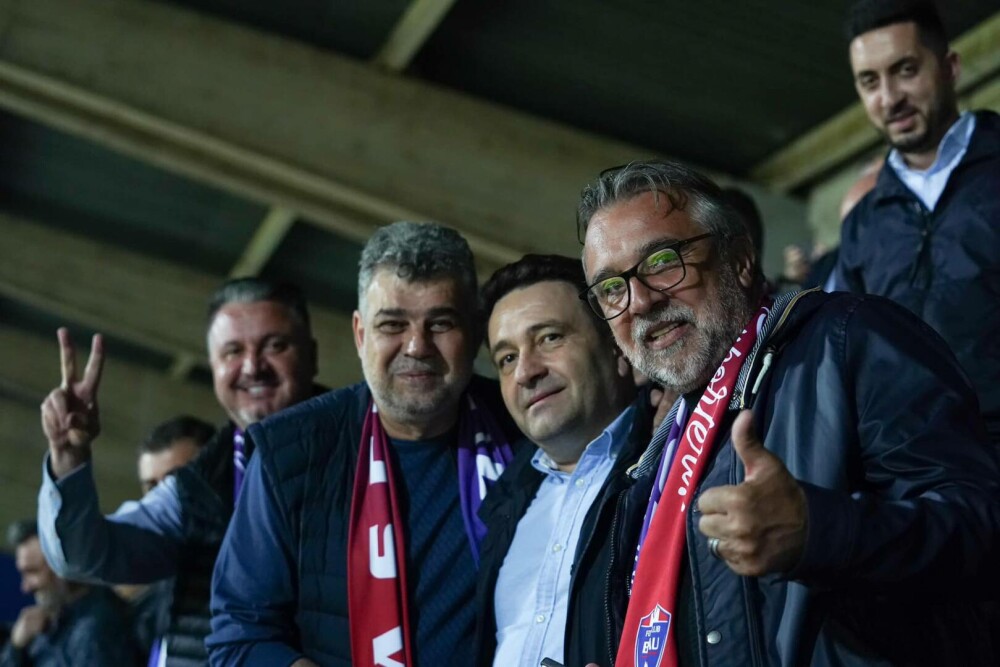 Marcel Ciolacu, na vrhuncu sreće nakon promocije Glorije Buzău u Superligu.  Kako je premijer pozirao na stadionu FOTO - Slika 1