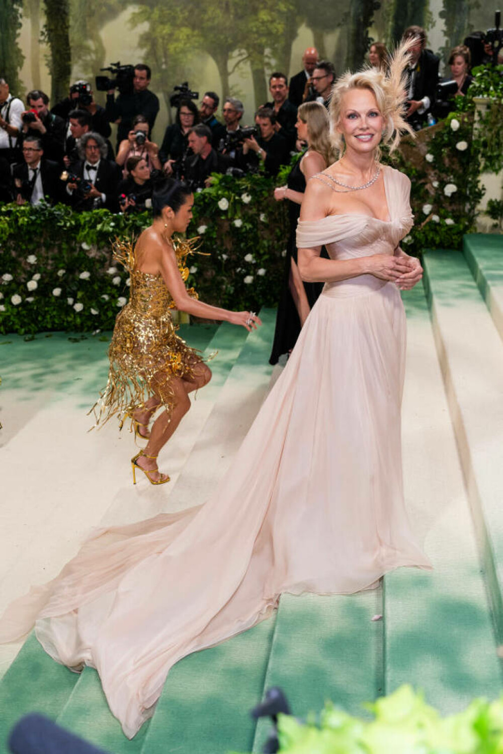 Culisele Met Gala 2024. Vedetele care au fost protagonistele unor momente hilare. Au rămas în istoria show-ului | FOTO&VIDEO - Imaginea 31