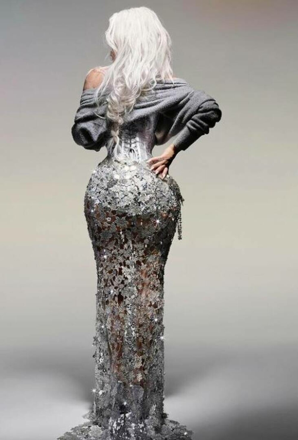 „Câte coaste și-a scos?”. Controversa din jurul corsetului lui Kim Kardashian care i-a făcut o talie minusculă | FOTO - Imaginea 8