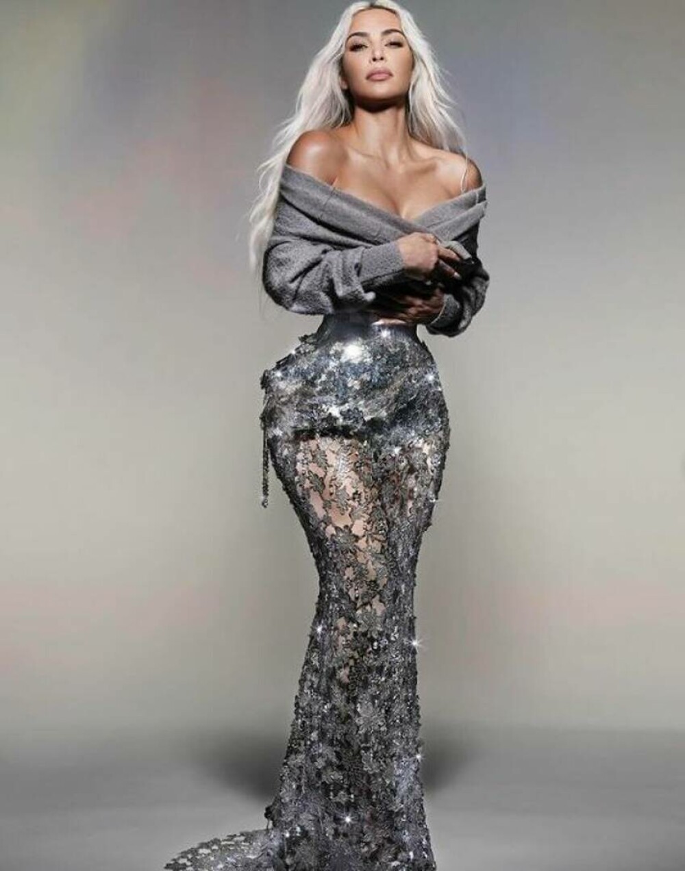 „Câte coaste și-a scos?”. Controversa din jurul corsetului lui Kim Kardashian care i-a făcut o talie minusculă | FOTO - Imaginea 11