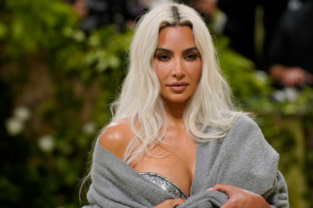 Kim Kardashian, apariție controversată pe Instagram. Val de reacții după ce a purtat ținuta iconică a lui Janet Jackson. FOTO - Imaginea 12