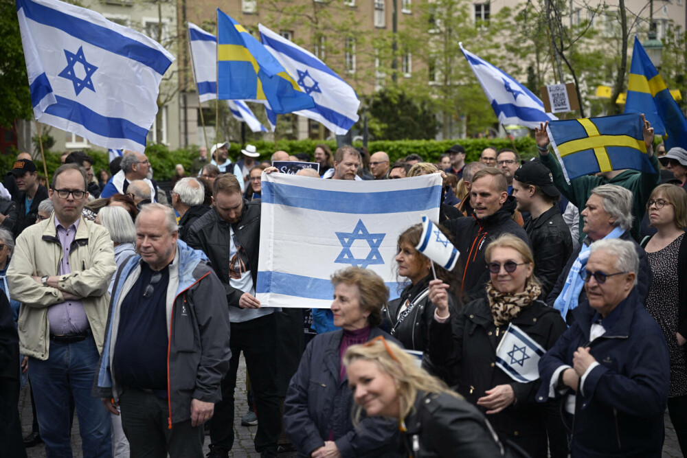 Mii de oameni au manifestat în Malmo faţă de participarea Israelului la Eurovision. Greta Thunberg, între participanţi - Imaginea 4