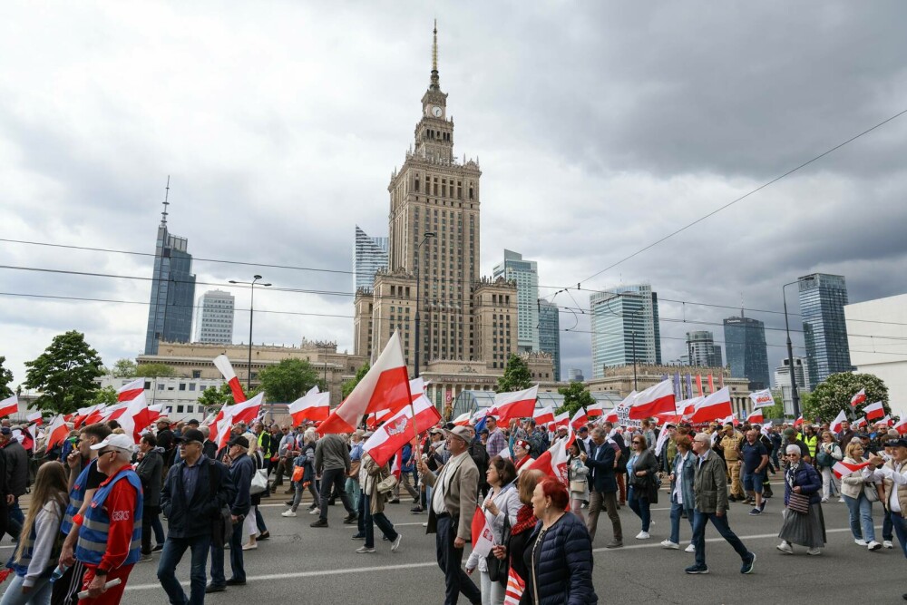 Mii de fermieri au protestat la Varşovia faţă de 