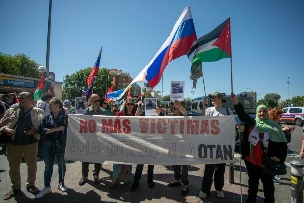 Proteste în Spania. 4.000 de persoane au manifestat la Madrid în sprijinul palestinienilor. GALERIE FOTO - Imaginea 9