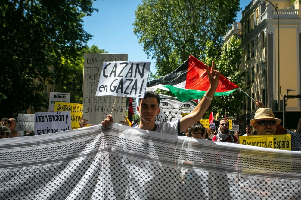 Proteste în Spania. 4.000 de persoane au manifestat la Madrid în sprijinul palestinienilor. GALERIE FOTO - Imaginea 5