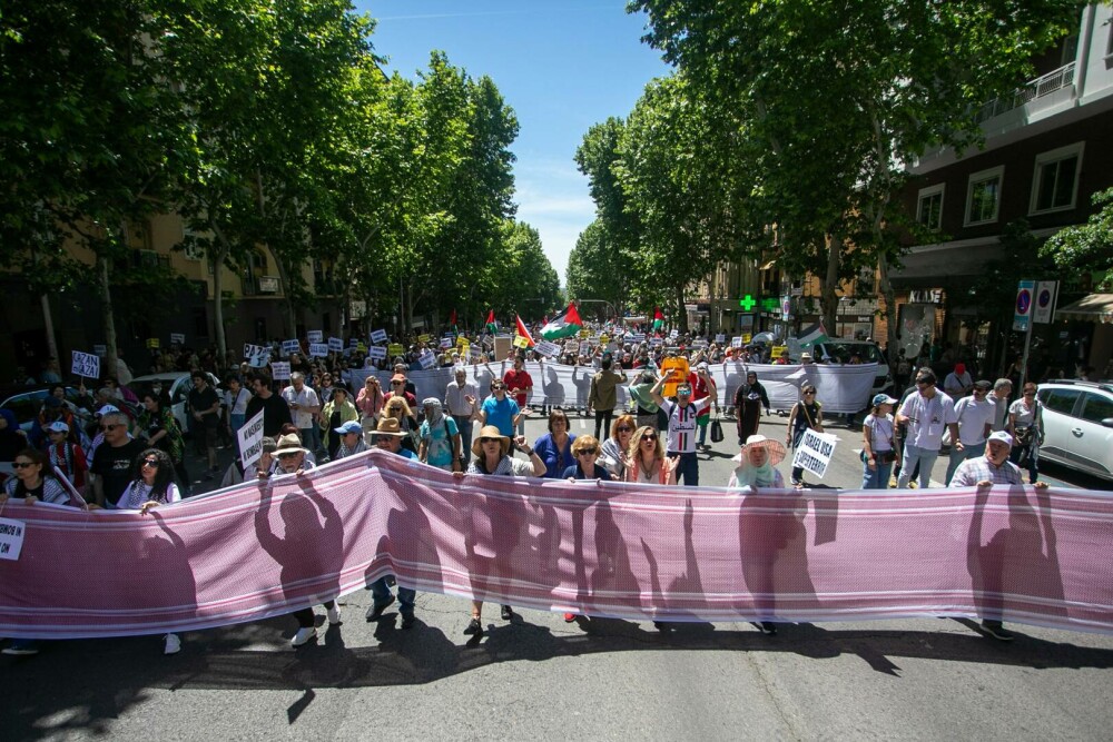 Proteste în Spania. 4.000 de persoane au manifestat la Madrid în sprijinul palestinienilor. GALERIE FOTO - Imaginea 3