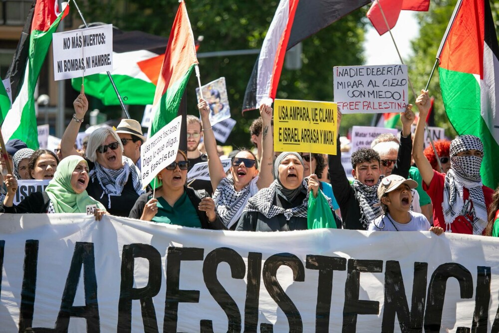 Proteste în Spania. 4.000 de persoane au manifestat la Madrid în sprijinul palestinienilor. GALERIE FOTO - Imaginea 2