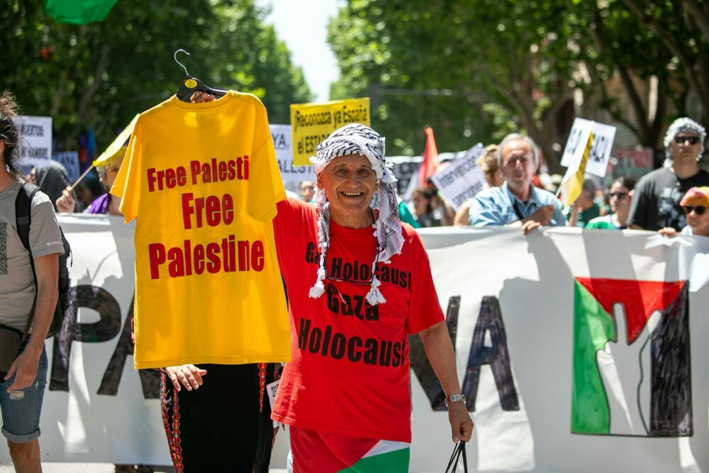 Proteste în Spania. 4.000 de persoane au manifestat la Madrid în sprijinul palestinienilor. GALERIE FOTO - Imaginea 7