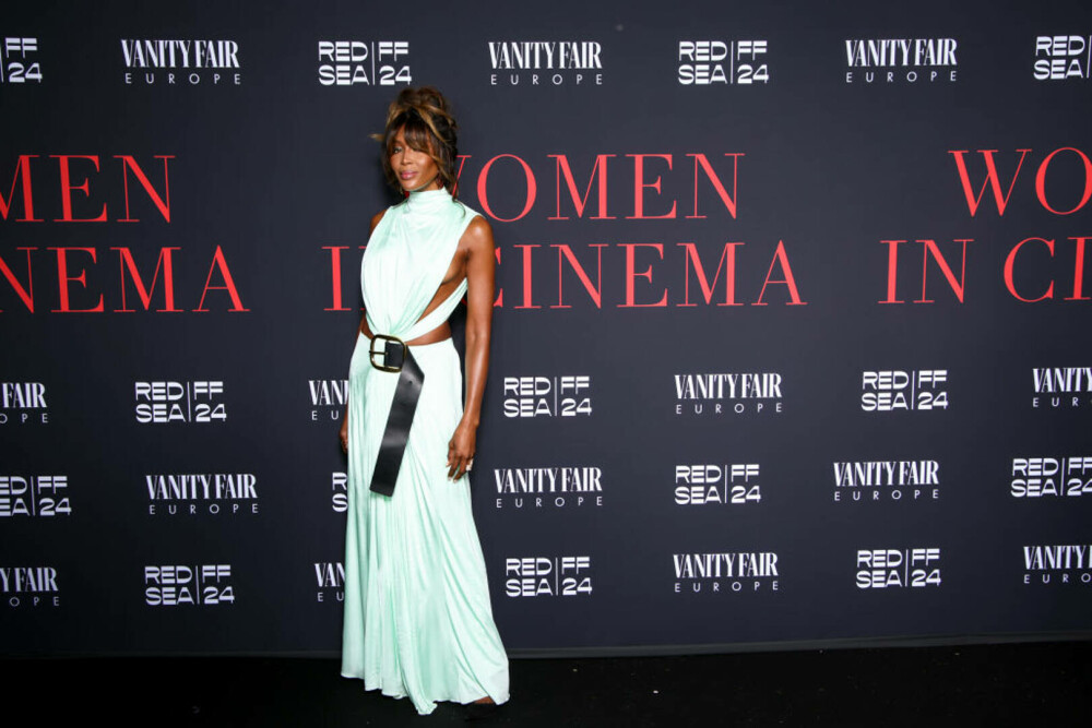 Ținute spectaculoase la Festivalul de Film de la Cannes 2024. Vedetele care au făcut senzație pe covorul roșu | FOTO - Imaginea 54