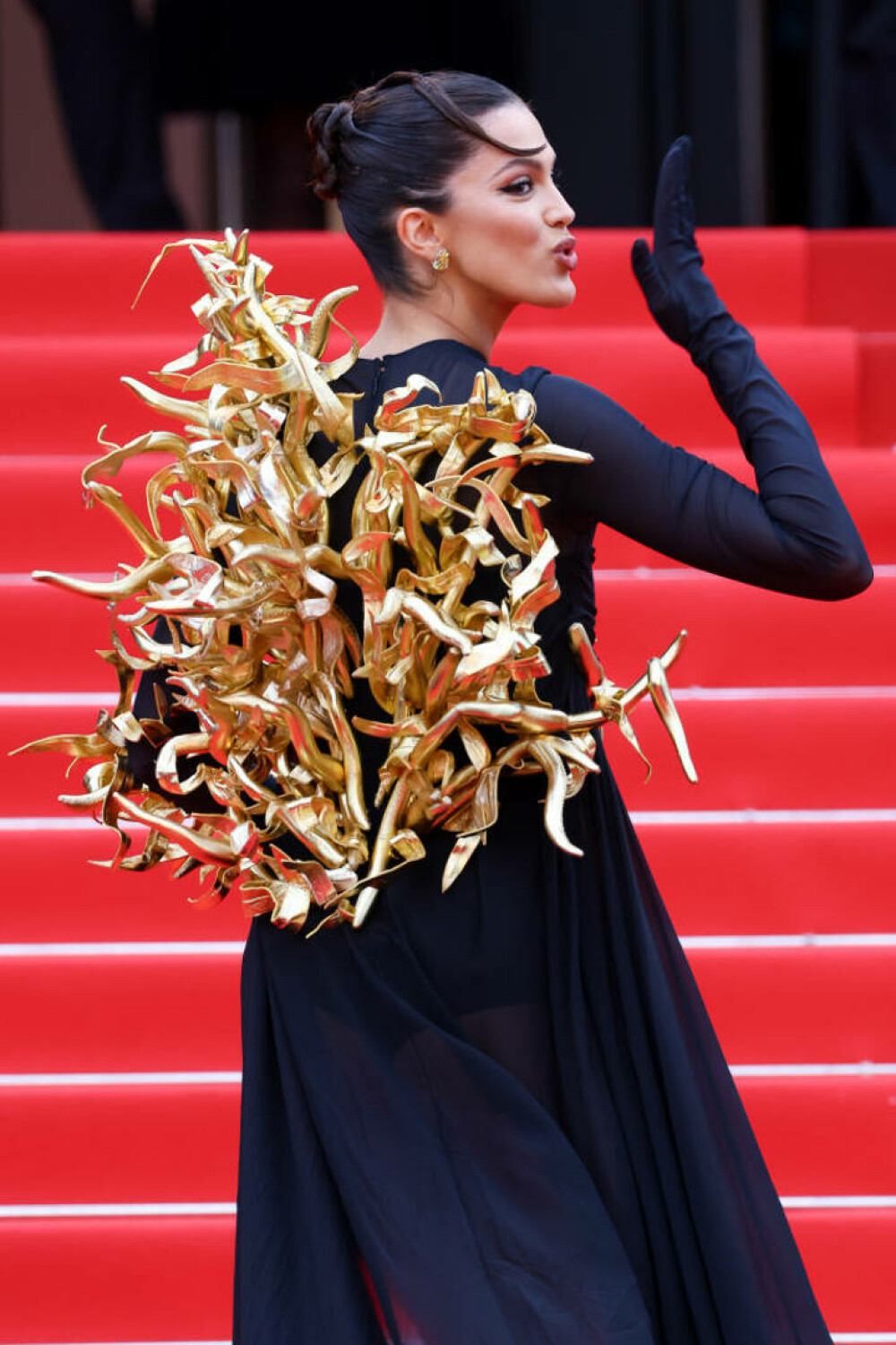 Ținute spectaculoase la Festivalul de Film de la Cannes 2024. Vedetele care au făcut senzație pe covorul roșu | FOTO - Imaginea 63