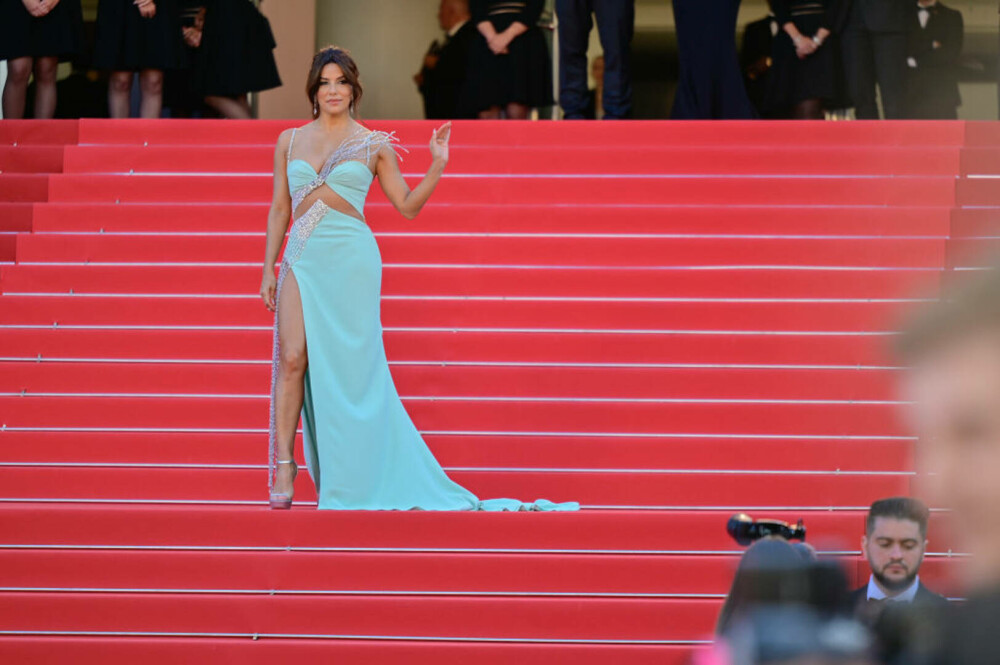 Ținute spectaculoase la Festivalul de Film de la Cannes 2024. Vedetele care au făcut senzație pe covorul roșu | FOTO - Imaginea 72