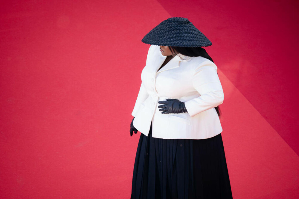 Ținute spectaculoase la Festivalul de Film de la Cannes 2024. Vedetele care au făcut senzație pe covorul roșu | FOTO - Imaginea 84