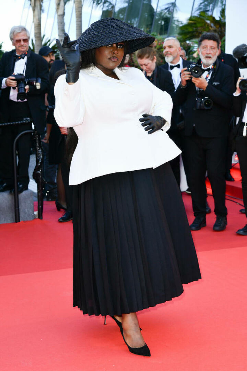 Ținute spectaculoase la Festivalul de Film de la Cannes 2024. Vedetele care au făcut senzație pe covorul roșu | FOTO - Imaginea 86