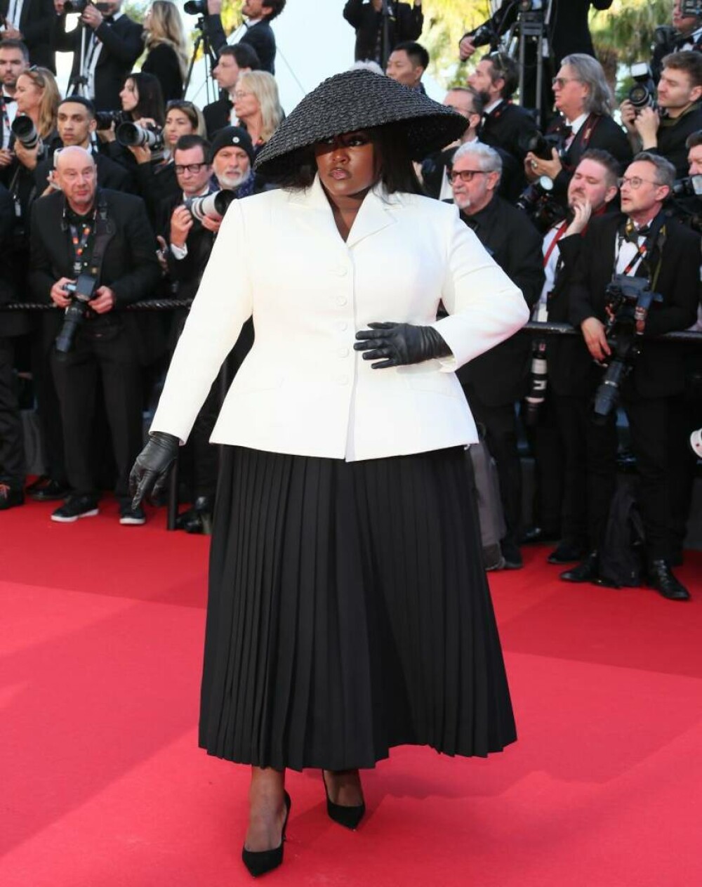 Ținute spectaculoase la Festivalul de Film de la Cannes 2024. Vedetele care au făcut senzație pe covorul roșu | FOTO - Imaginea 87