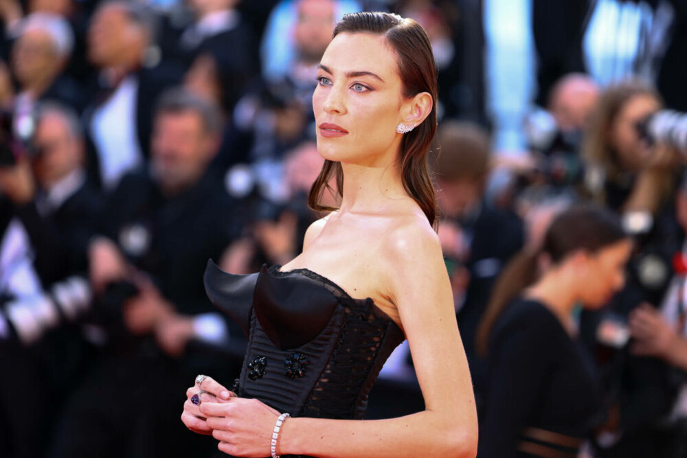 Ținute spectaculoase la Festivalul de Film de la Cannes 2024. Vedetele care au făcut senzație pe covorul roșu | FOTO - Imaginea 96