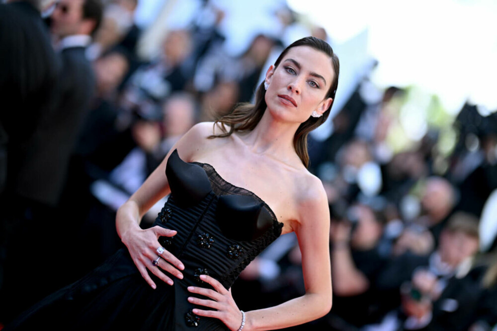 Ținute spectaculoase la Festivalul de Film de la Cannes 2024. Vedetele care au făcut senzație pe covorul roșu | FOTO - Imaginea 97