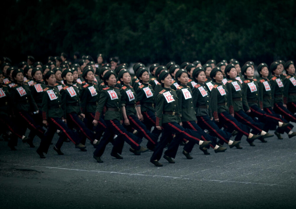 Fotografii rare din interiorul armatei ultrasecrete a Coreei de Nord. Ce rol au femeile în industria de apărare | FOTO - Imaginea 10